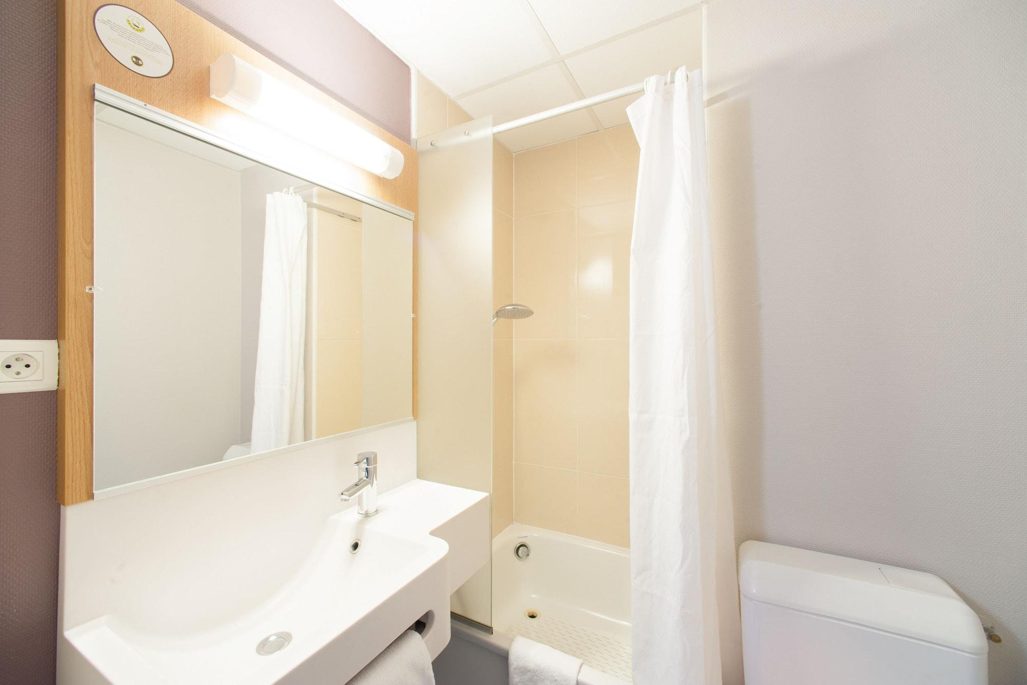 B&B Hotel Cholet Sud מראה חיצוני תמונה