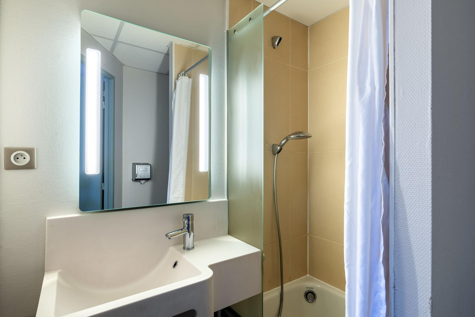 B&B Hotel Cholet Sud מראה חיצוני תמונה
