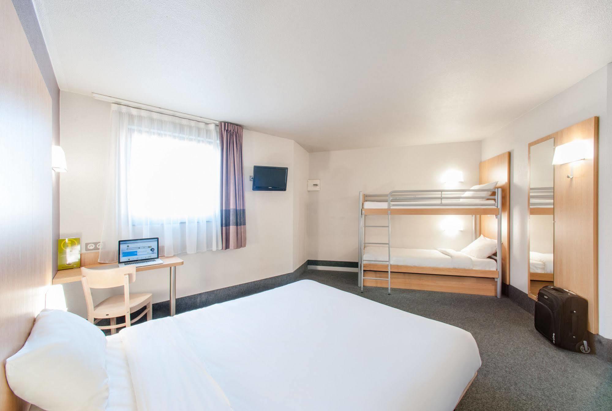 B&B Hotel Cholet Sud מראה חיצוני תמונה